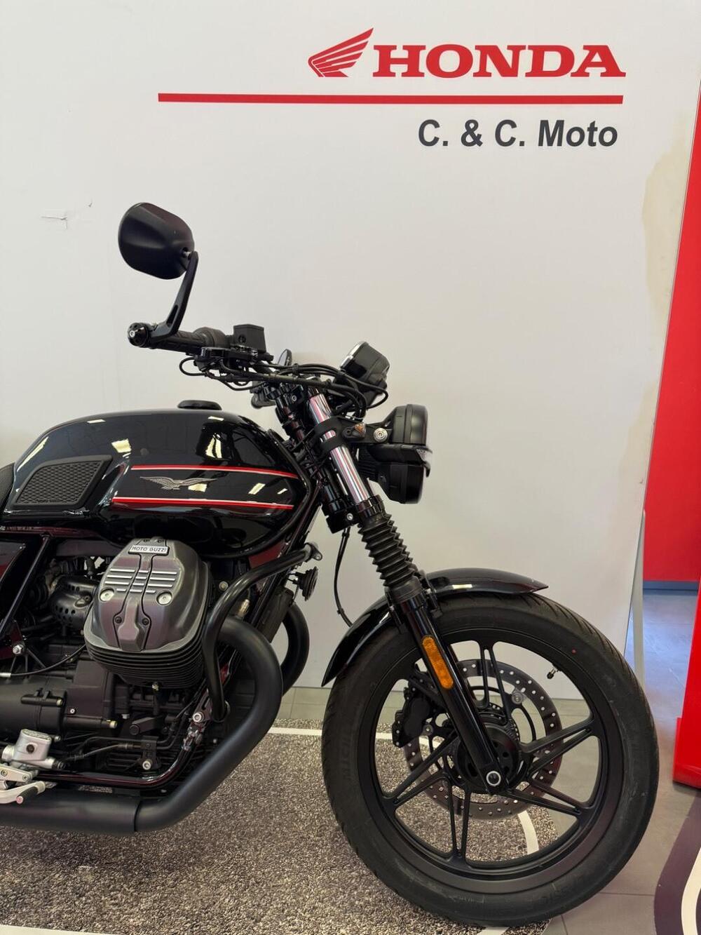 Moto Guzzi V7 Stone Special Edition (2022 - 25) (5)