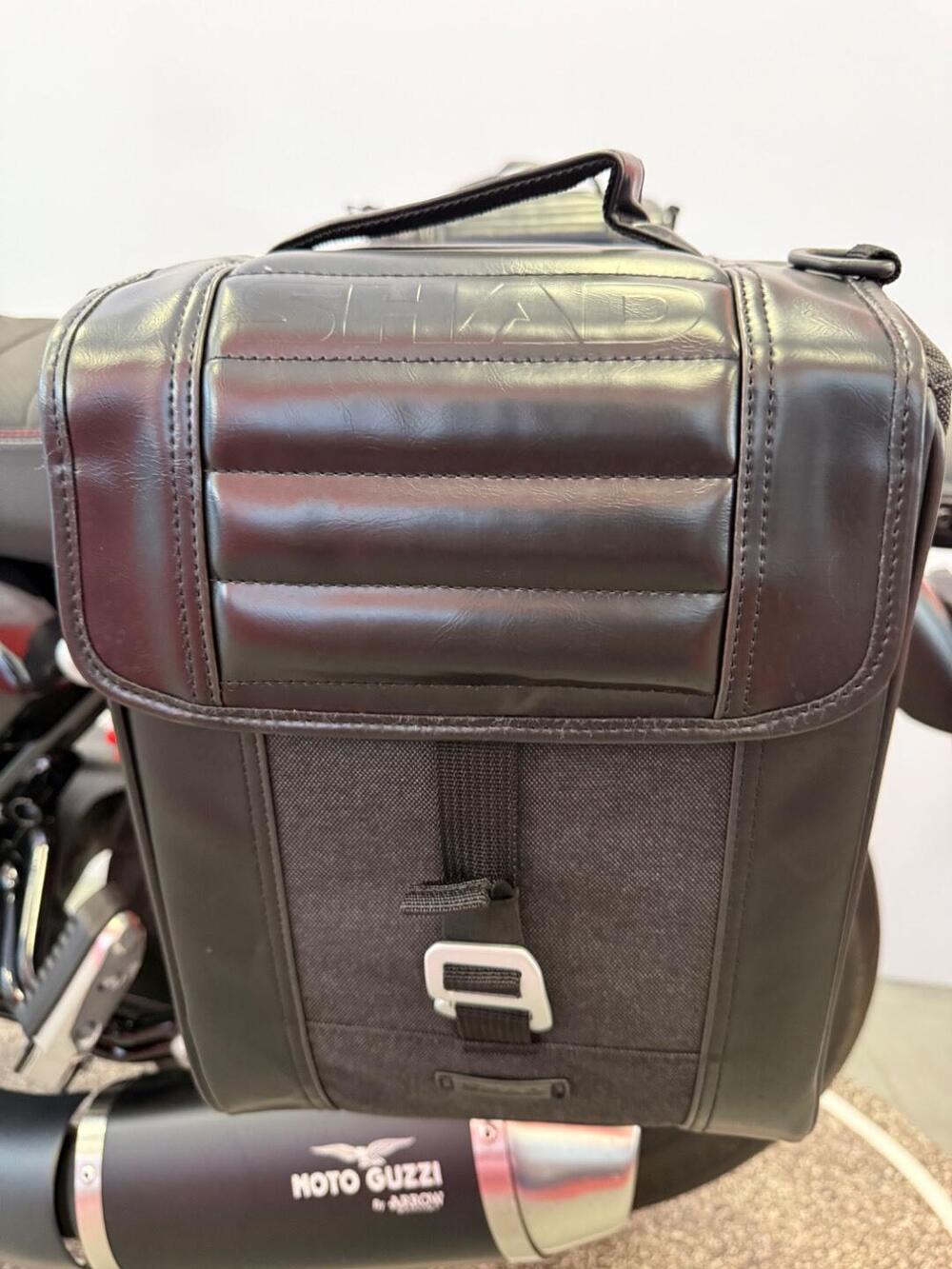 Moto Guzzi V7 Stone Special Edition (2022 - 25) (8)