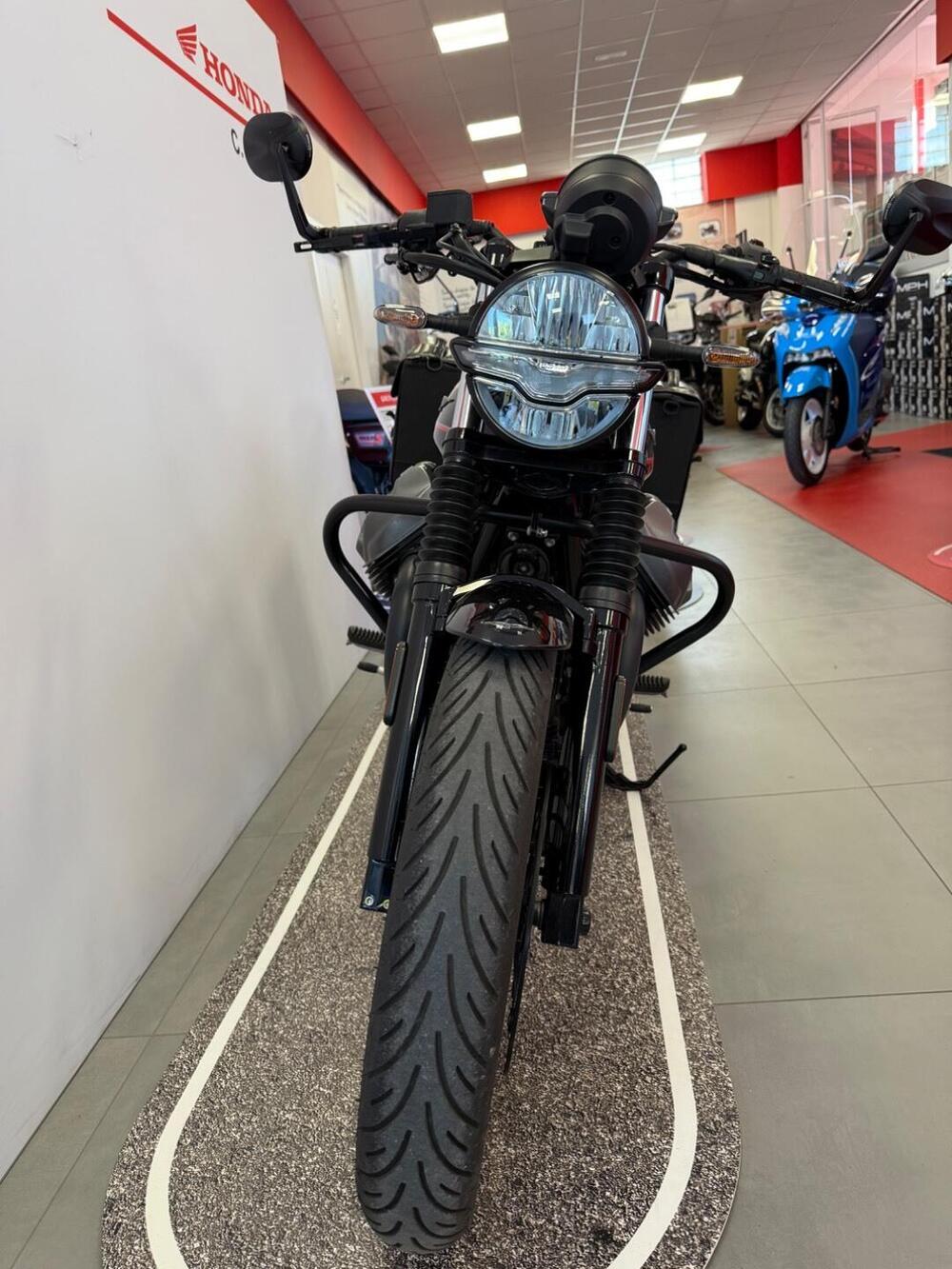 Moto Guzzi V7 Stone Special Edition (2022 - 25) (11)