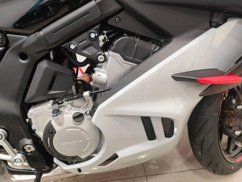 CFMOTO 675SR-R (2025) (7)
