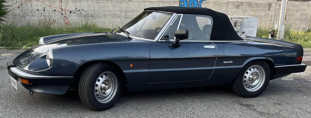 Alfa Romeo SPIDER DUETTO d'epoca a Roma (5)