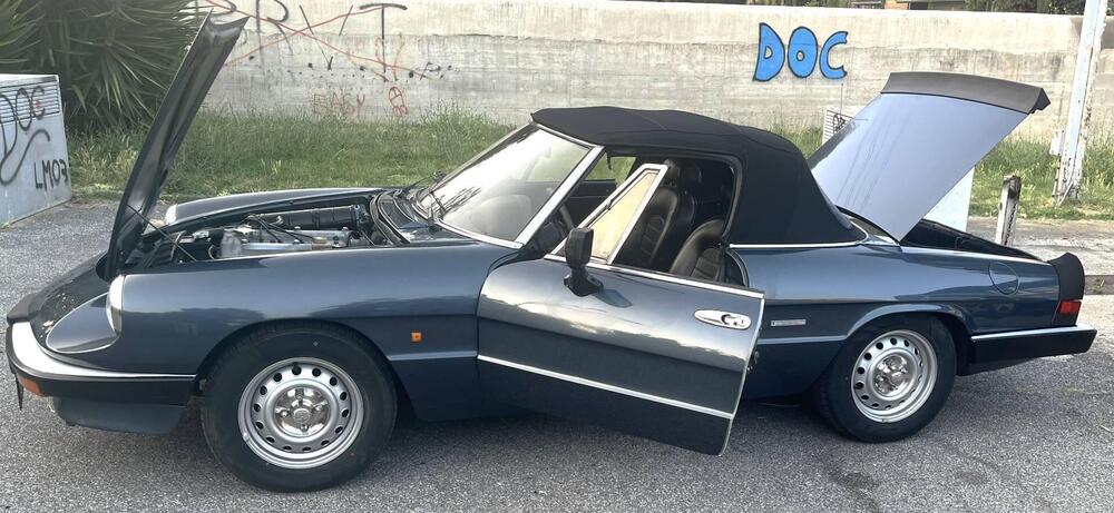 Alfa Romeo SPIDER DUETTO d'epoca a Roma (9)