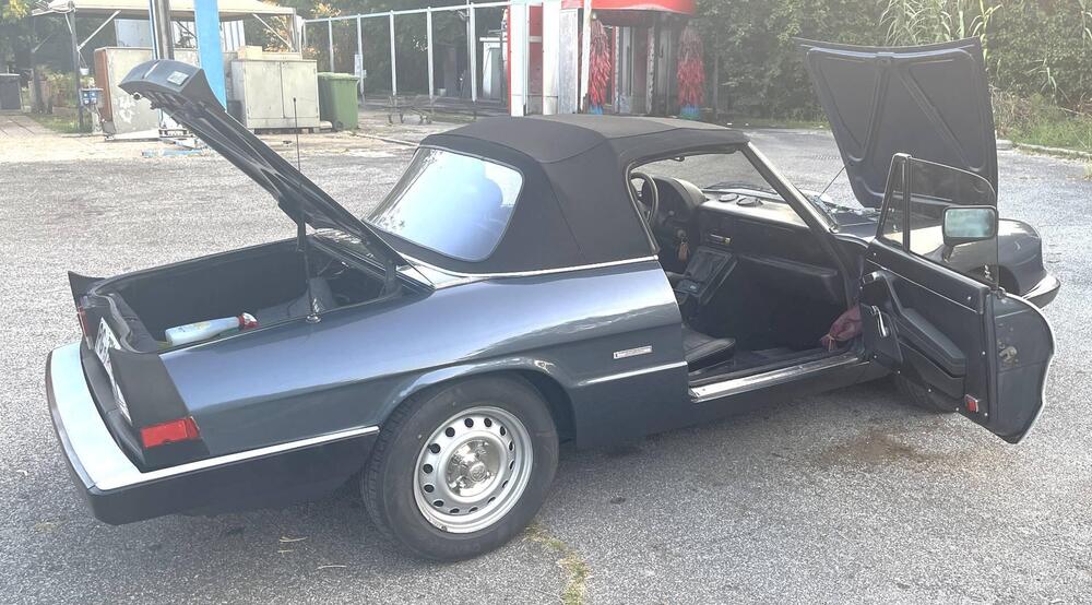 Alfa Romeo SPIDER DUETTO d'epoca a Roma (10)