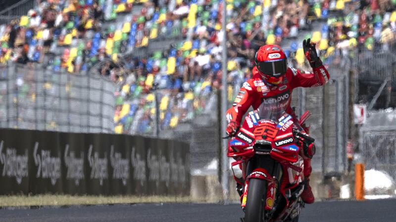 MotoGP 2025. GP d&#039;Italia al Mugello. Le Ducati rosse volano: 1&deg; Marc Marquez (100&ordf; pole!), 2&deg; Pecco Bagnaia [RISULTATI]