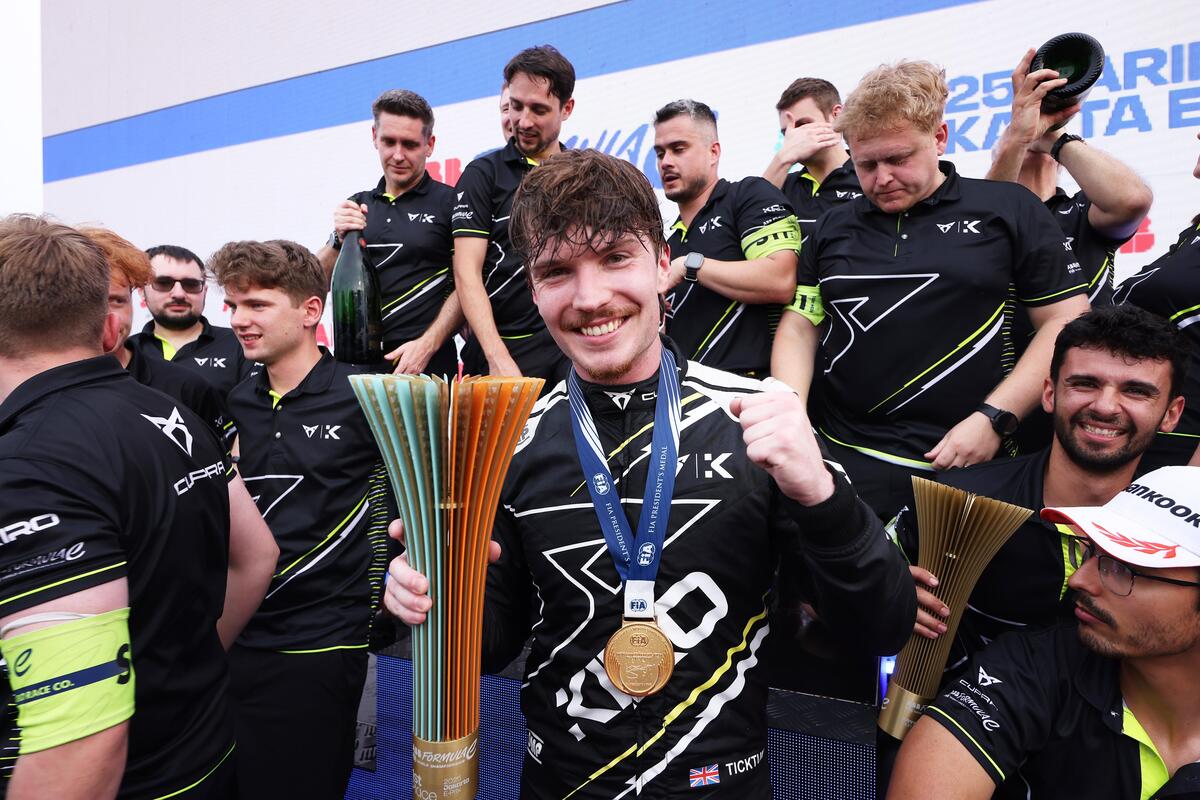 Formula E, E-Prix di Giacarta 2025: Dan Ticktum conquista la sua prima vittoria