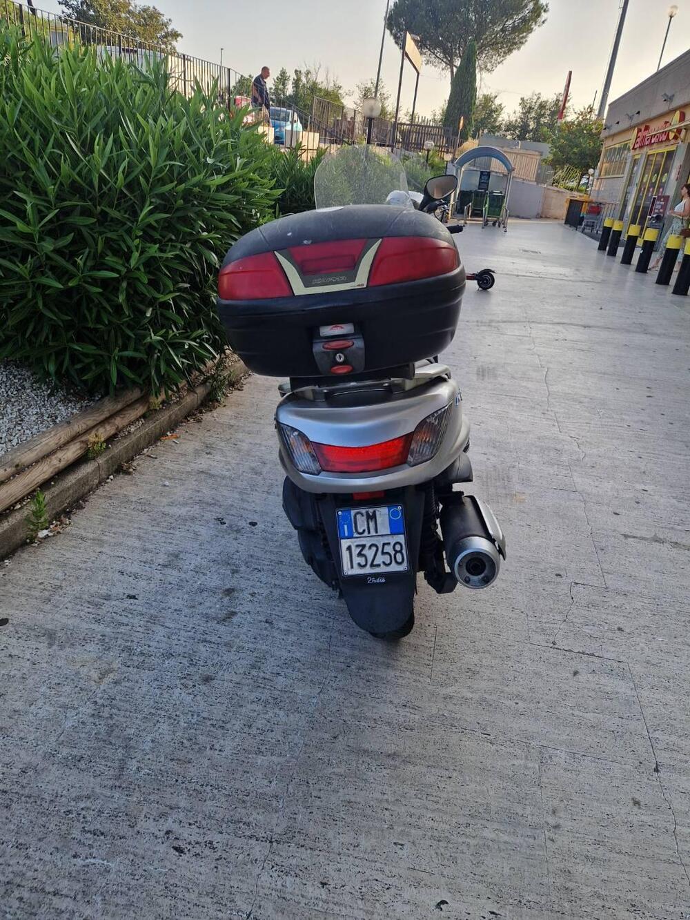 Yamaha Majesty 400 (2004 - 08) (4)