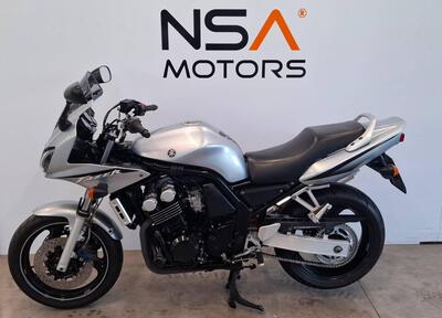 Yamaha FZS 600 Fazer (2002 - 03) usata