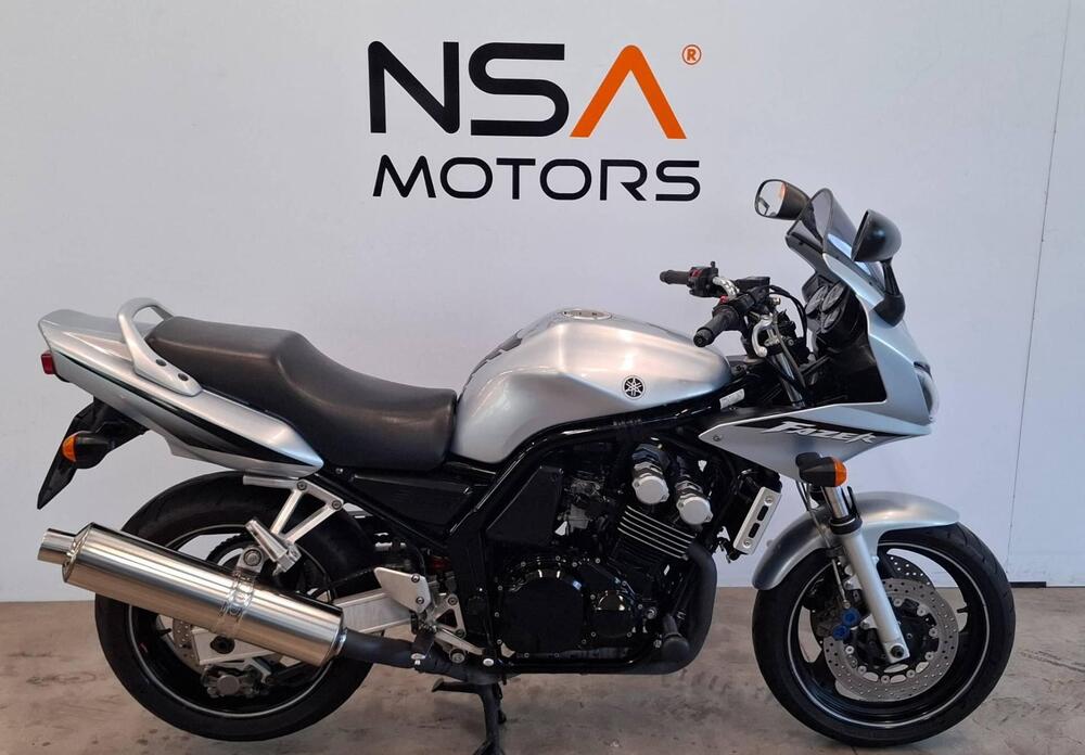 Yamaha FZS 600 Fazer (2002 - 03) (2)