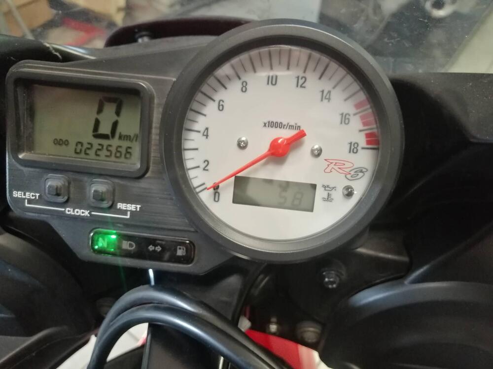 Yamaha YZF R6 (1999 - 00) (7)