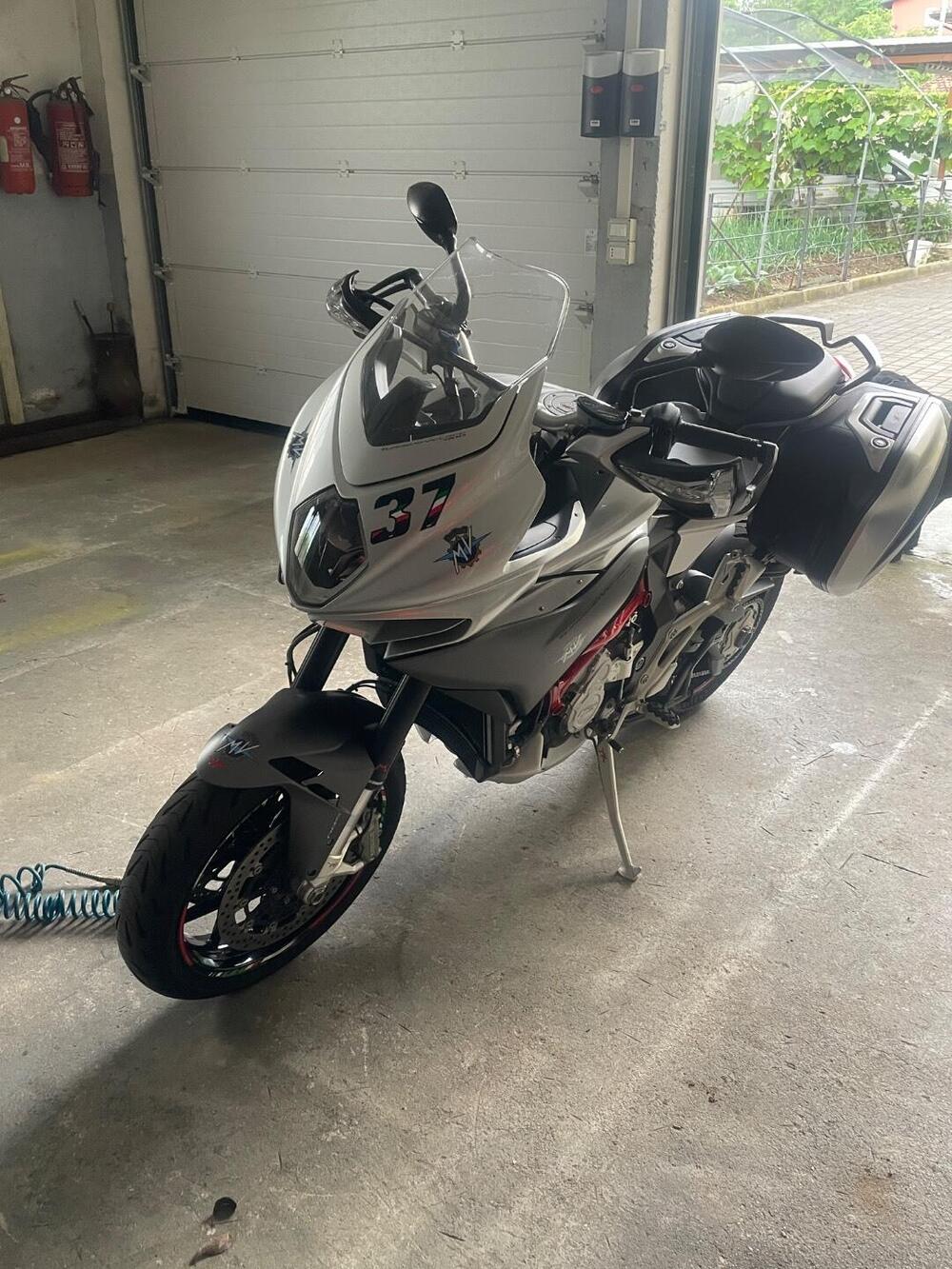 MV Agusta Turismo Veloce 800 (2014 - 16) (4)