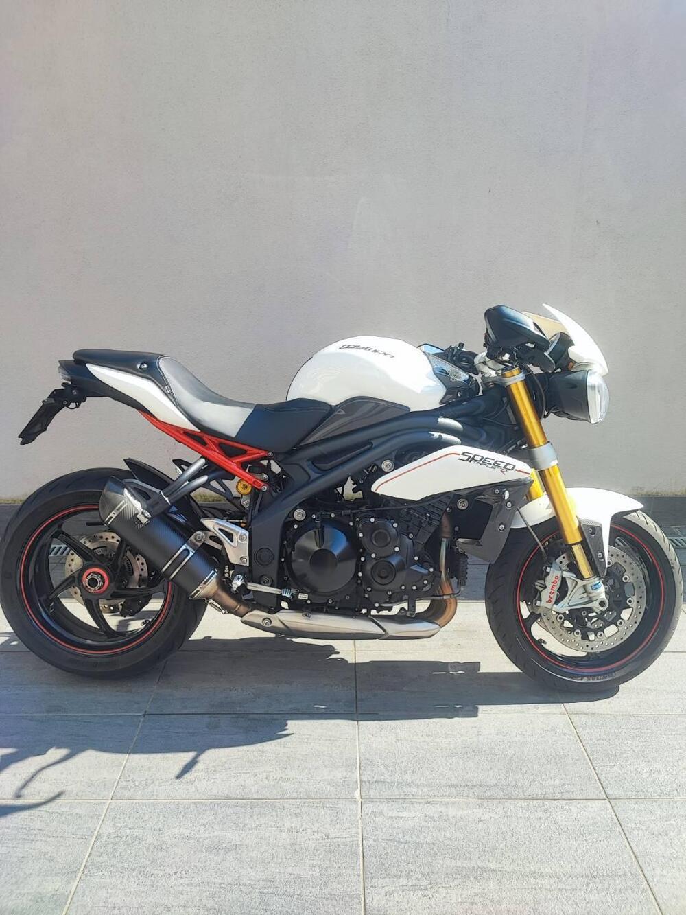 Triumph Speed Triple 1050 R ABS (2011 - 15) (10)