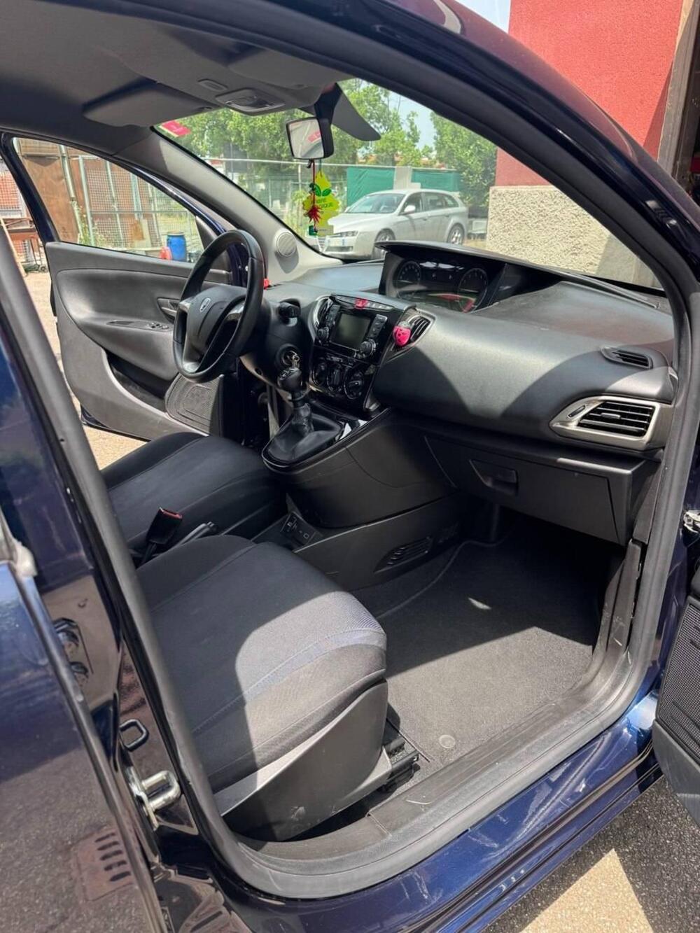 Lancia Ypsilon usata a Monza e Brianza (6)