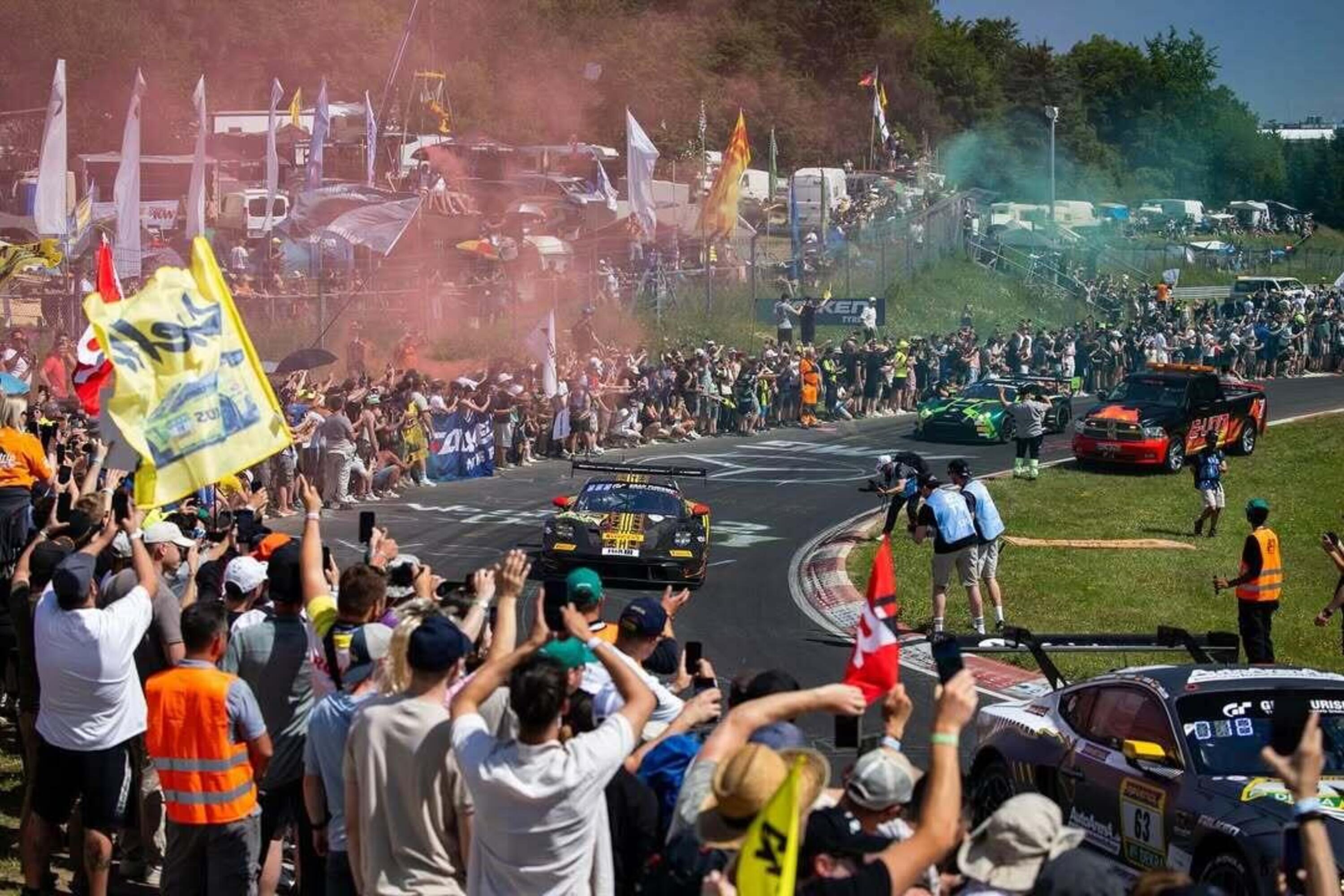 Team Rowe celebrates their Nürburgring victory