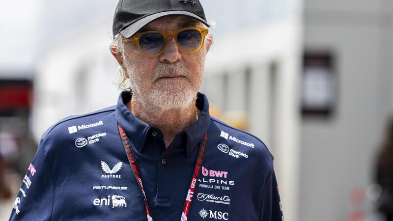Formula 1, Briatore rilancia il budget cap: &ldquo;Serve un vero limite anche per gli ingaggi dei piloti&rdquo;