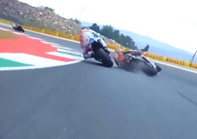 MotoGP 2025. GP d'Italia al Mugello. Contatto Franco Morbidelli-Vinales, prima la rabbia, poi le scuse: Maverick delizioso [VIDEO]