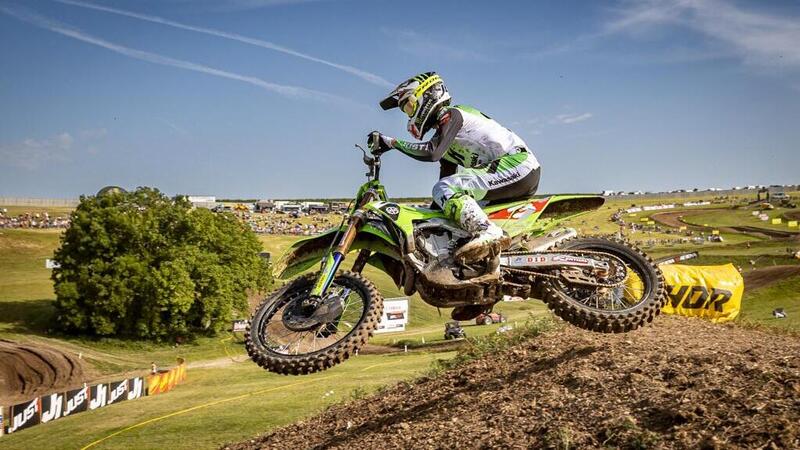 MXGP25 #12 Gran Bertagna. Vince Febvre, Coldenhoff allo scoperto, Laengenfelder in volo [VIDEO]