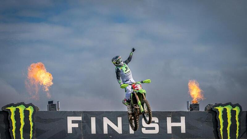 MXGP25 #12 Gran Bertagna. Vince Febvre, Coldenhoff allo scoperto, Laengenfelder in volo [VIDEO]