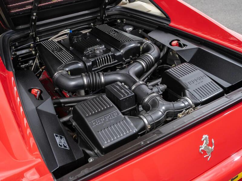 Il propulsore della Ferrari F355 di Clarkson