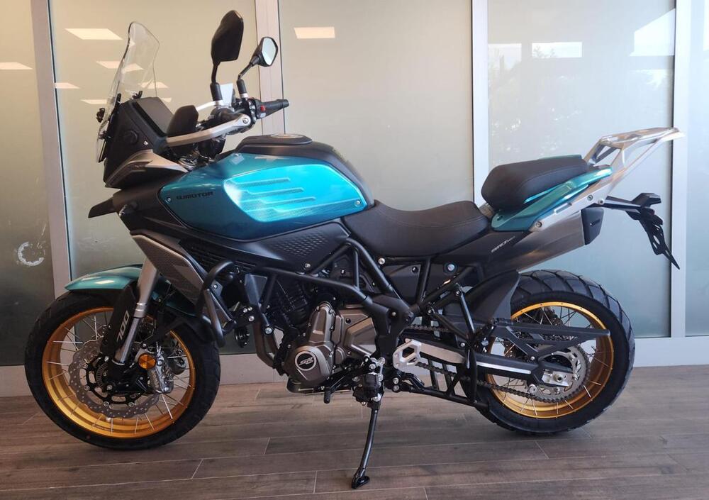 QJ Motor SRT 700 SX (2025) (2)