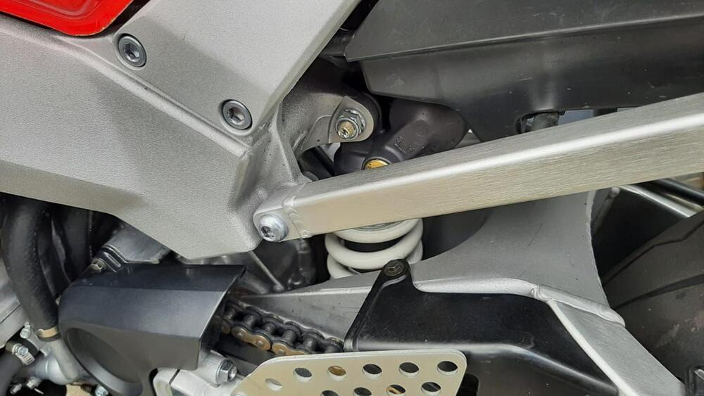 Honda CBR 900 RR Fireblade (2000 - 01) (15)