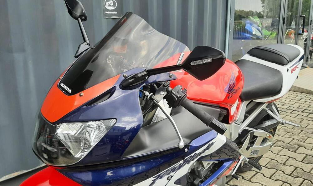 Honda CBR 900 RR Fireblade (2000 - 01) (11)