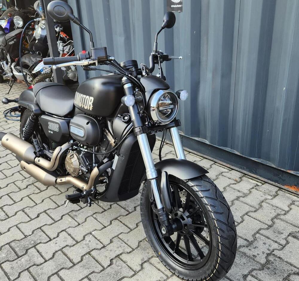 QJ Motor SRV 300 (2023 - 25) (3)