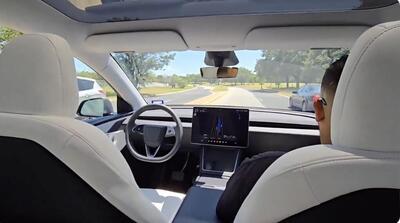 Tesla Robotaxi: il debutto in Texas a 4 dollari, ma il Governatore non &egrave; d'accordo
