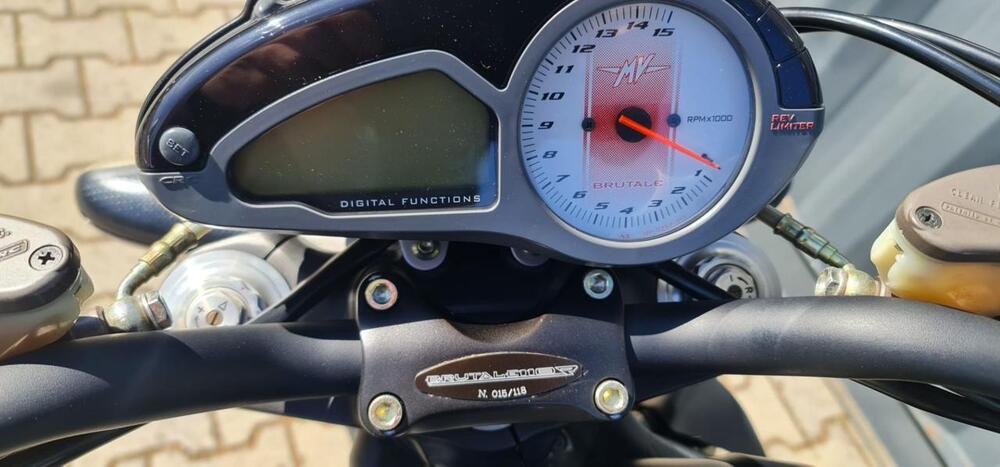 MV Agusta Brutale 910 R (2006 - 11) (15)