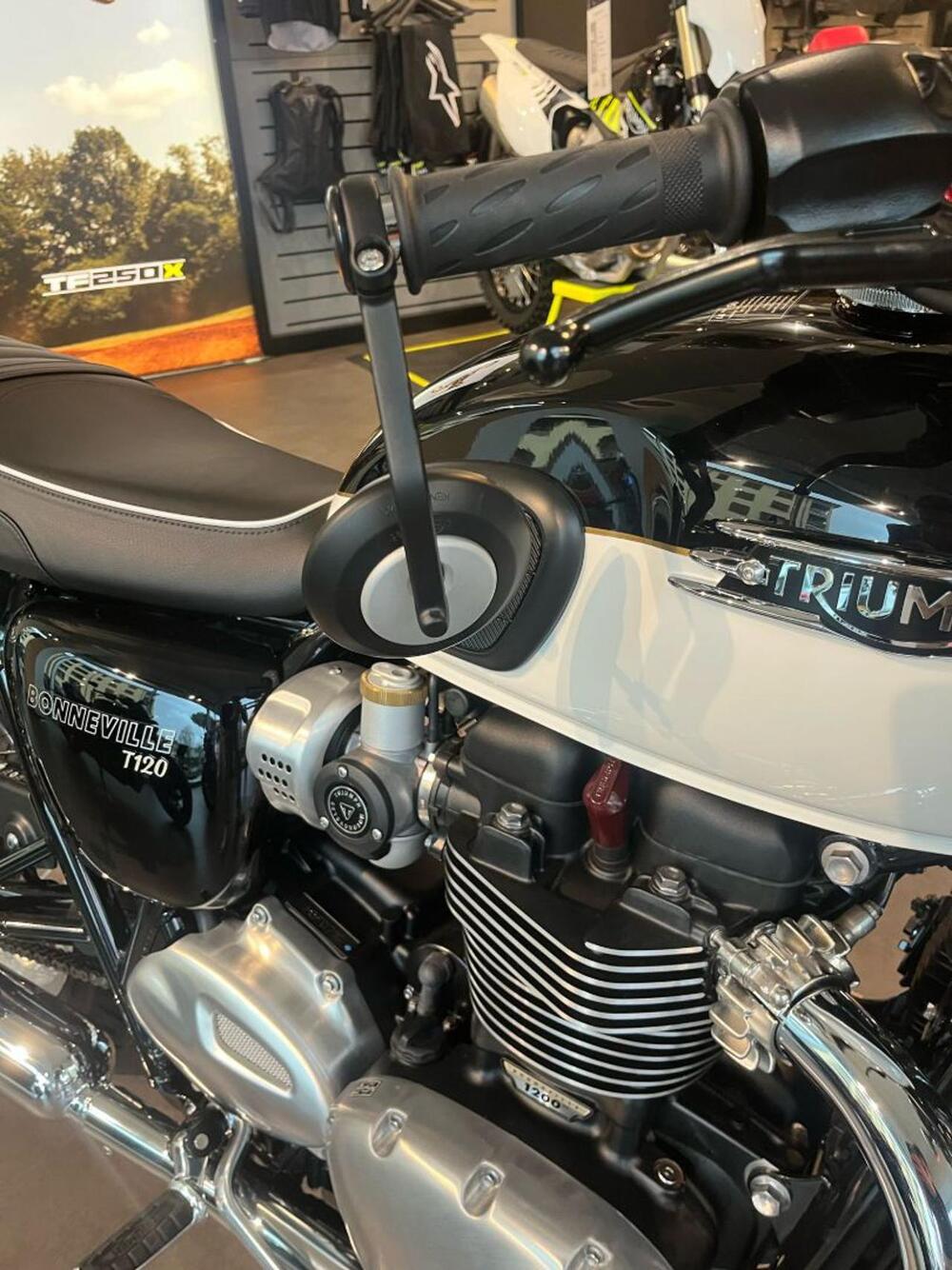 Triumph Bonneville T120 (2021 - 25) (6)