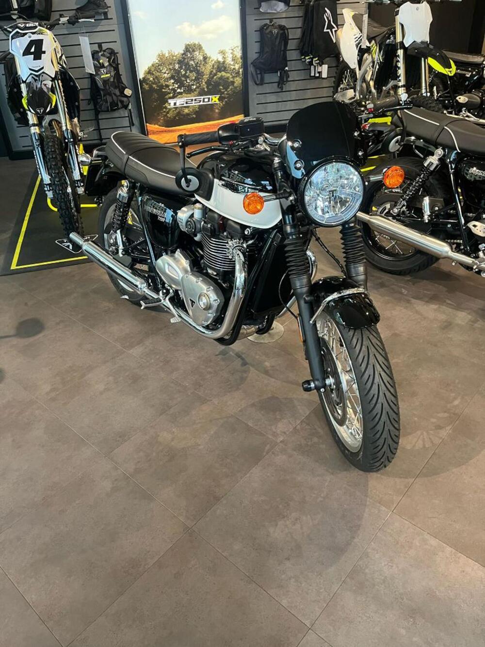 Triumph Bonneville T120 (2021 - 25) (7)