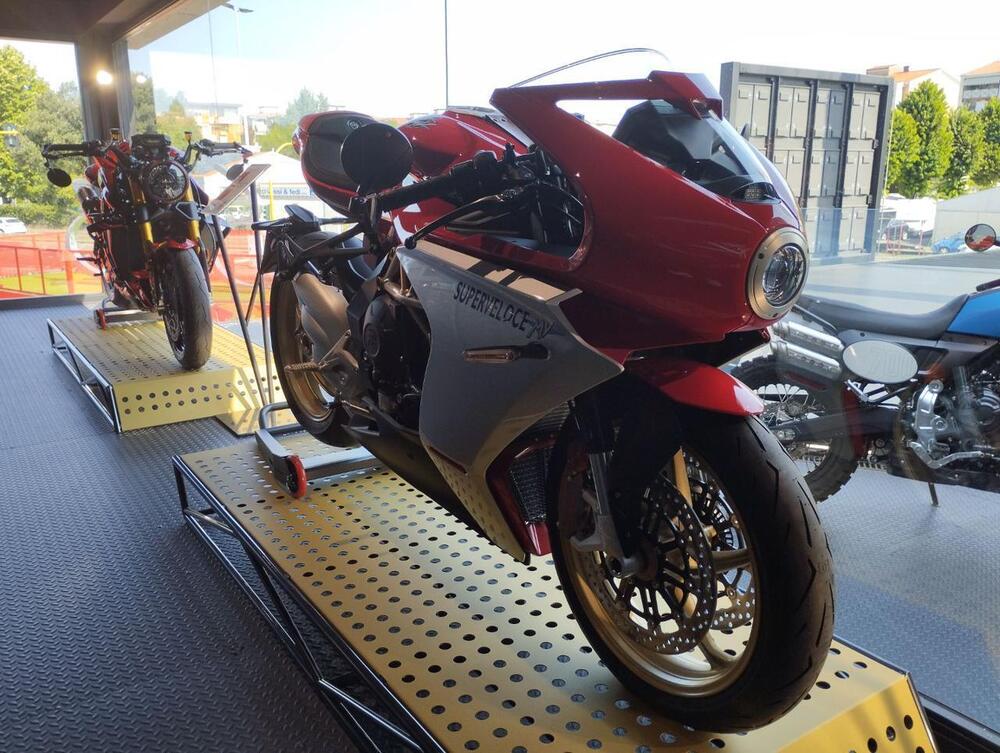 MV Agusta Superveloce 800 (2021 - 25) (4)