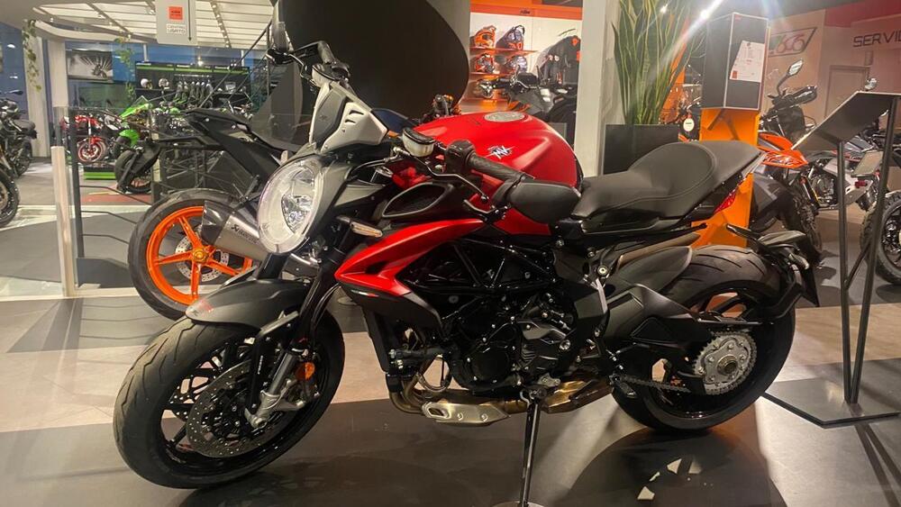 MV Agusta Dragster 800 R (2023 - 25) (7)