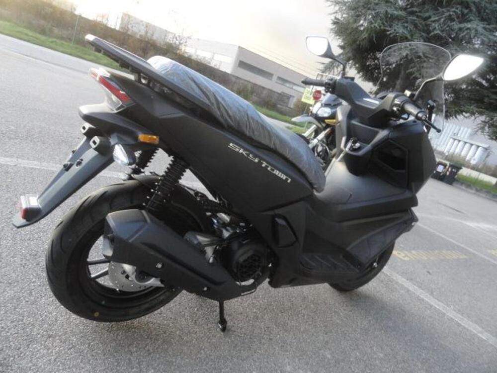 Kymco Skytown 125i (2024 - 26) (8)
