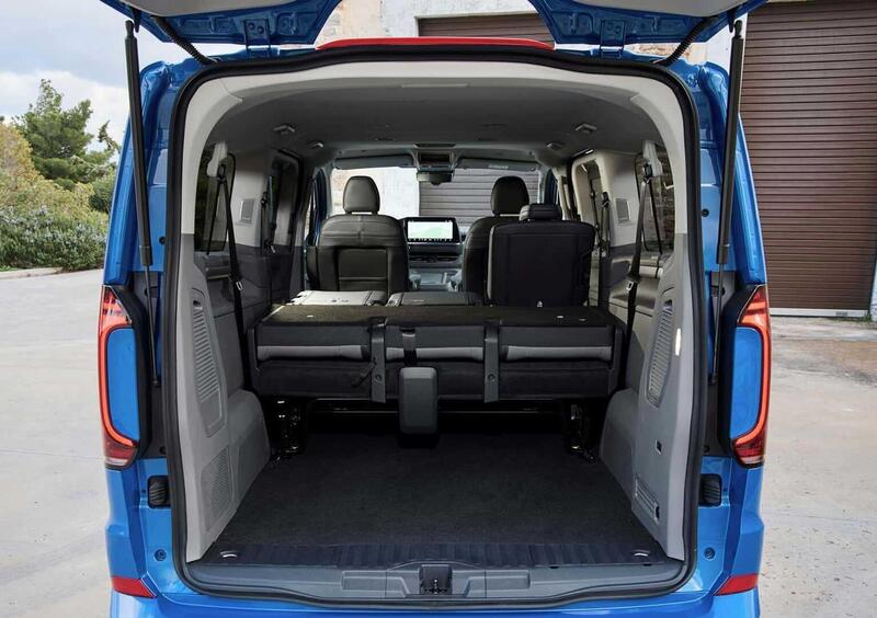 Volkswagen Veicoli Commerciali Caravelle (2025-->>) (15)
