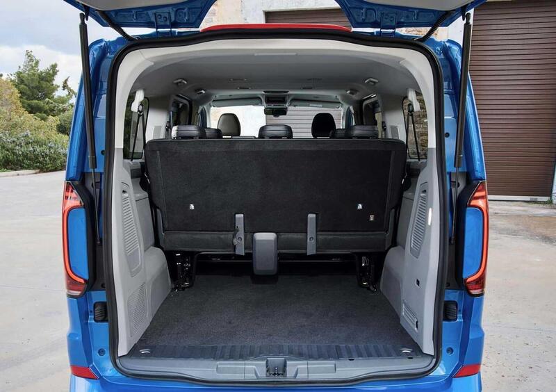 Volkswagen Veicoli Commerciali Caravelle (2025-->>) (17)