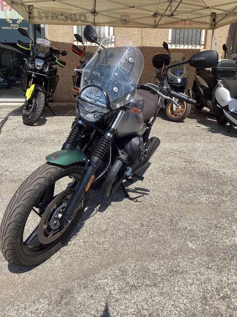 Moto Guzzi V7 Stone Centenario (2021 - 22) (3)