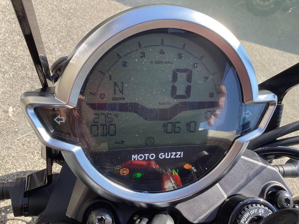 Moto Guzzi V7 Stone Centenario (2021 - 22) (5)