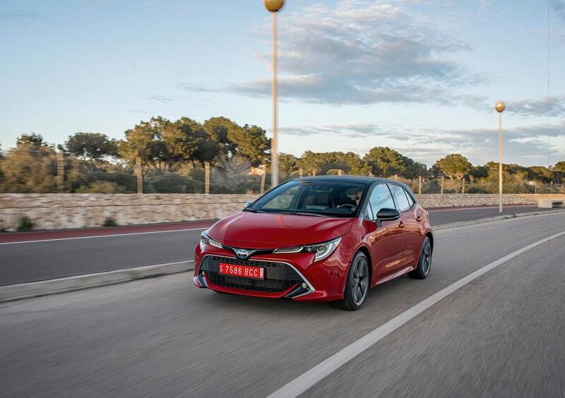 Toyota Corolla (2025-->>) (10)