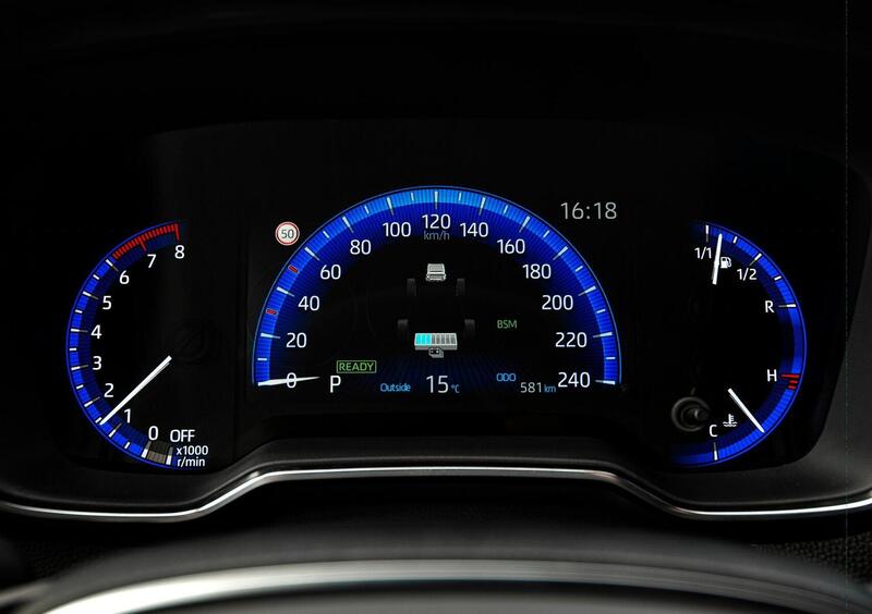 Toyota Corolla (2025-->>) (15)