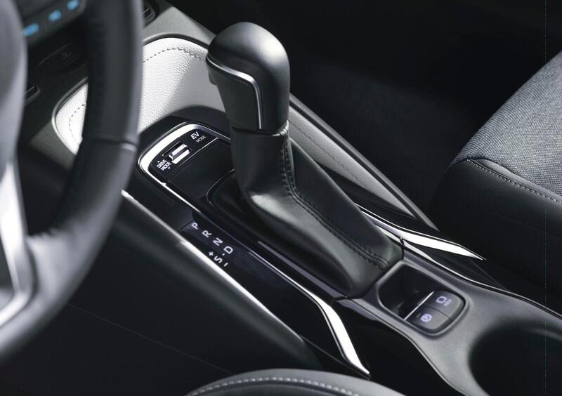 Toyota Corolla (2025-->>) (17)