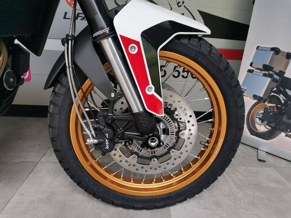 Moto Morini X-Cape 700 Gold Edition (2025) (7)