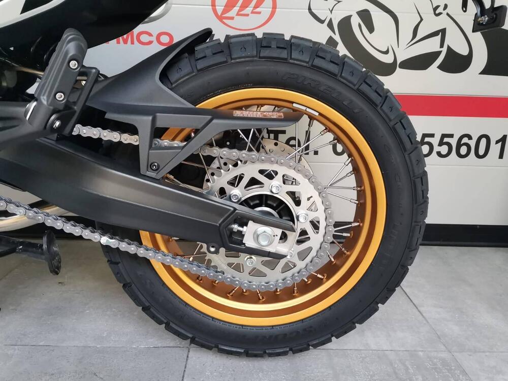 Moto Morini X-Cape 700 Gold Edition (2025) (8)