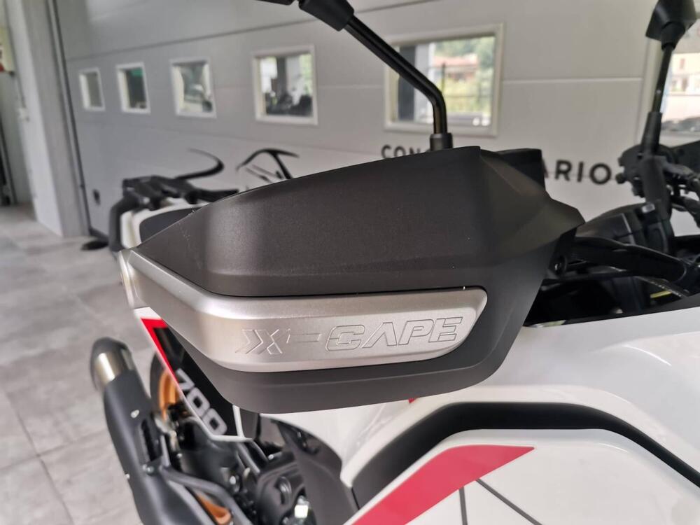 Moto Morini X-Cape 700 Gold Edition (2025) (13)