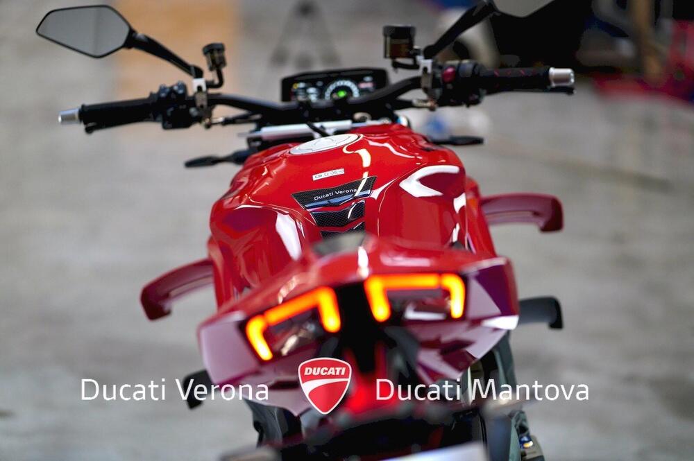 Ducati Streetfighter V4 S (2025) (17)