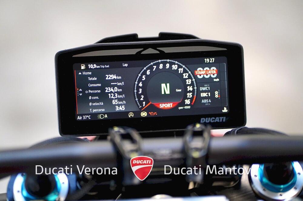 Ducati Streetfighter V4 S (2025) (20)