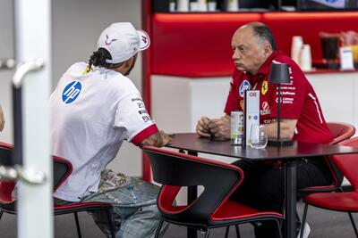 F1. Ferrari, Montoya: &ldquo;Meno ego e pi&ugrave; ascolto. Seguite Hamilton, Leclerc si adatta alle auto imperfette&rdquo;