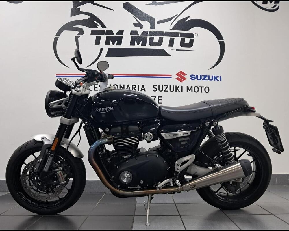Triumph Speed Twin 1200 Breitling Limited Edition (2022 - 24) (2)
