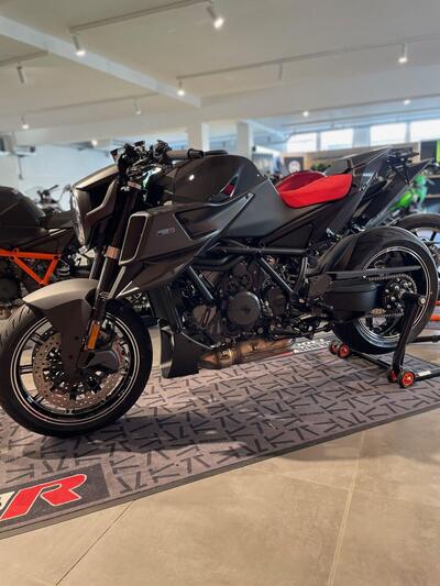 KTM 1290 Super Duke R (2022 - 23) nuova