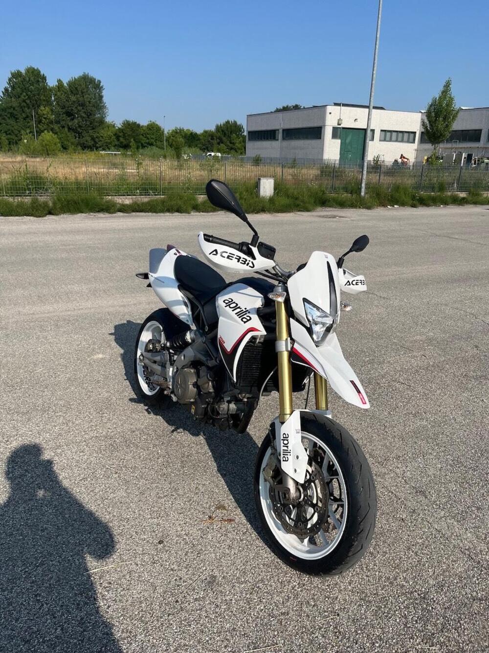 Aprilia Dorsoduro 750 (2009 - 14) (3)