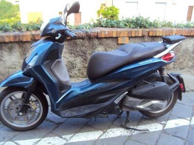Piaggio Beverly 300 Hpe (2021) usata